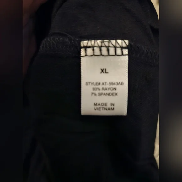 Zenana NIB Black Long Sleeve V Neck Rounded Hem Tunic Mindy Maes - Picture 3 of 3